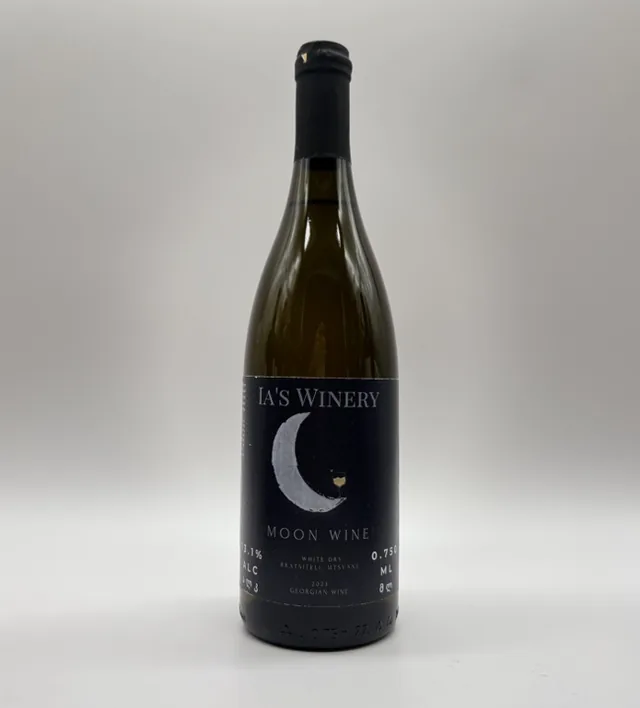 Flasche Mtsvane Moon Wine von IA Winery